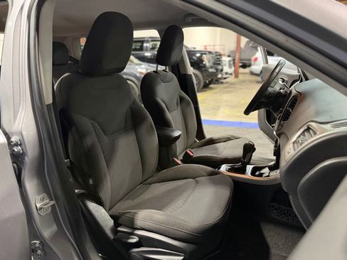 Used 2018 Jeep Compass Sport AWD/4WD image 24