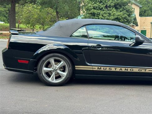 Used 2005 Ford Mustang GT RWD image 7