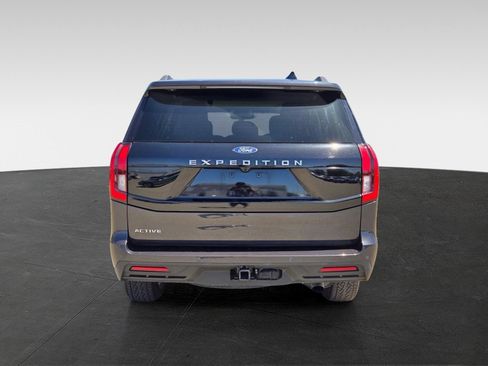 Used 2025 Ford Expedition Active AWD/4WD image 6