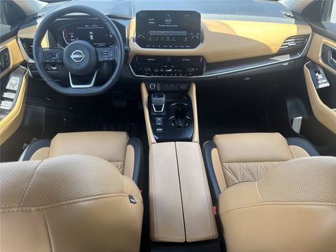Used 2023 Nissan Rogue Platinum w/ Platinum Premium Package FWD image 13