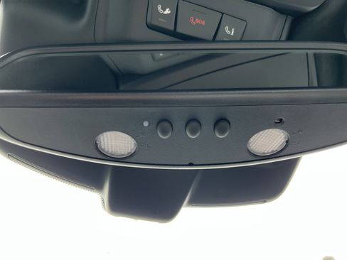 Used 2019 Mercedes-Benz SL 550 image 36