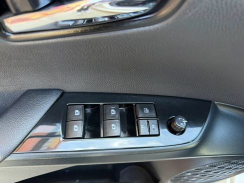 Used 2017 Toyota Prius Four w/ Premium Convenience Package FWD image 9
