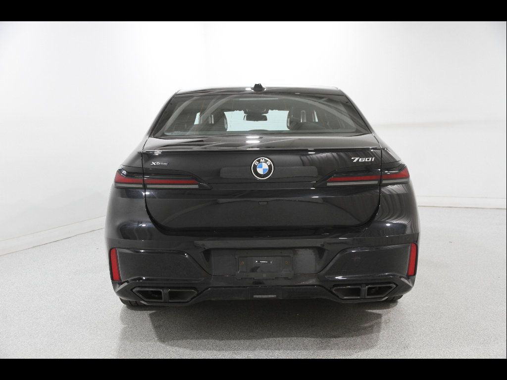 Used 2024 BMW 760i xDrive AWD/4WD image 20
