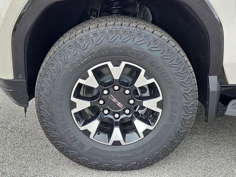 New 2026 GMC Sierra EV AT4 AWD/4WD image 7
