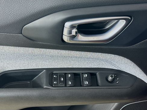 Certified 2025 Jeep Compass Sport image 22