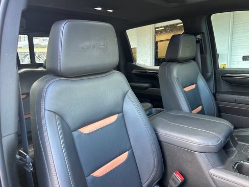 Used 2023 GMC Sierra 1500 AT4 w/ Technology Package AWD/4WD image 14