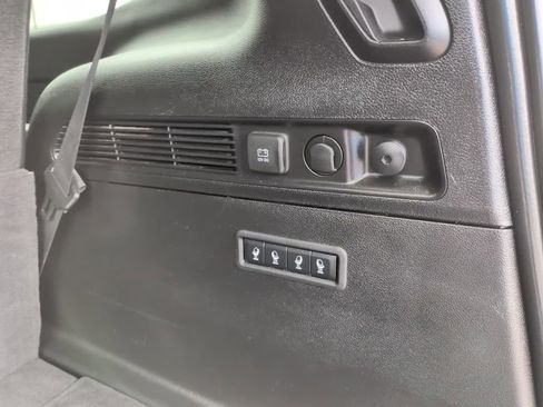 Used 2023 Jeep Wagoneer Series III w/ Preferred Equipment Group AWD/4WD image 18