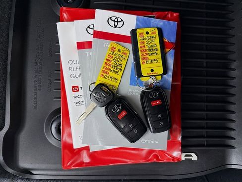 Certified 2024 Toyota Tacoma SR w/ SR Upgrade Package AWD/4WD image 35