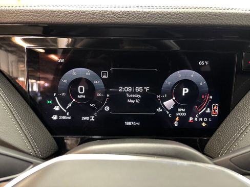 Used 2025 GMC Yukon Denali AWD/4WD image 15