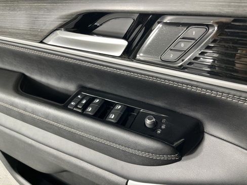 Used 2023 Jeep Wagoneer Series II w/ Premium Group I AWD/4WD image 27