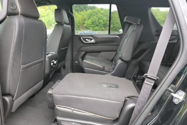 Used 2022 GMC Yukon SLT w/ SLT Premium Package AWD/4WD image 8