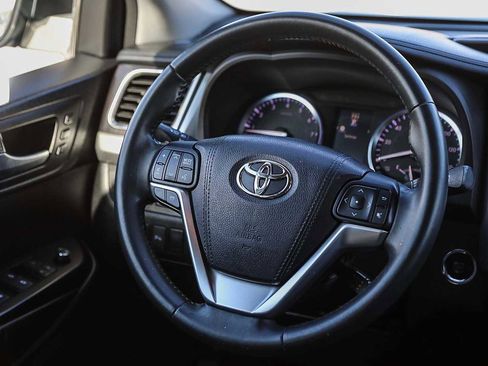 Used 2016 Toyota Highlander Limited image 15