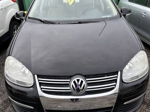 Used 2009 Volkswagen Jetta S image 2