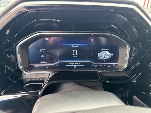 Used 2024 Chevrolet Silverado 1500 LT w/ Z71 Off-Road Package image 21