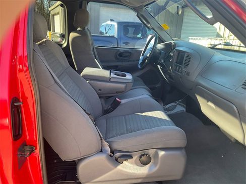 Used 2003 Ford F150 XLT image 12
