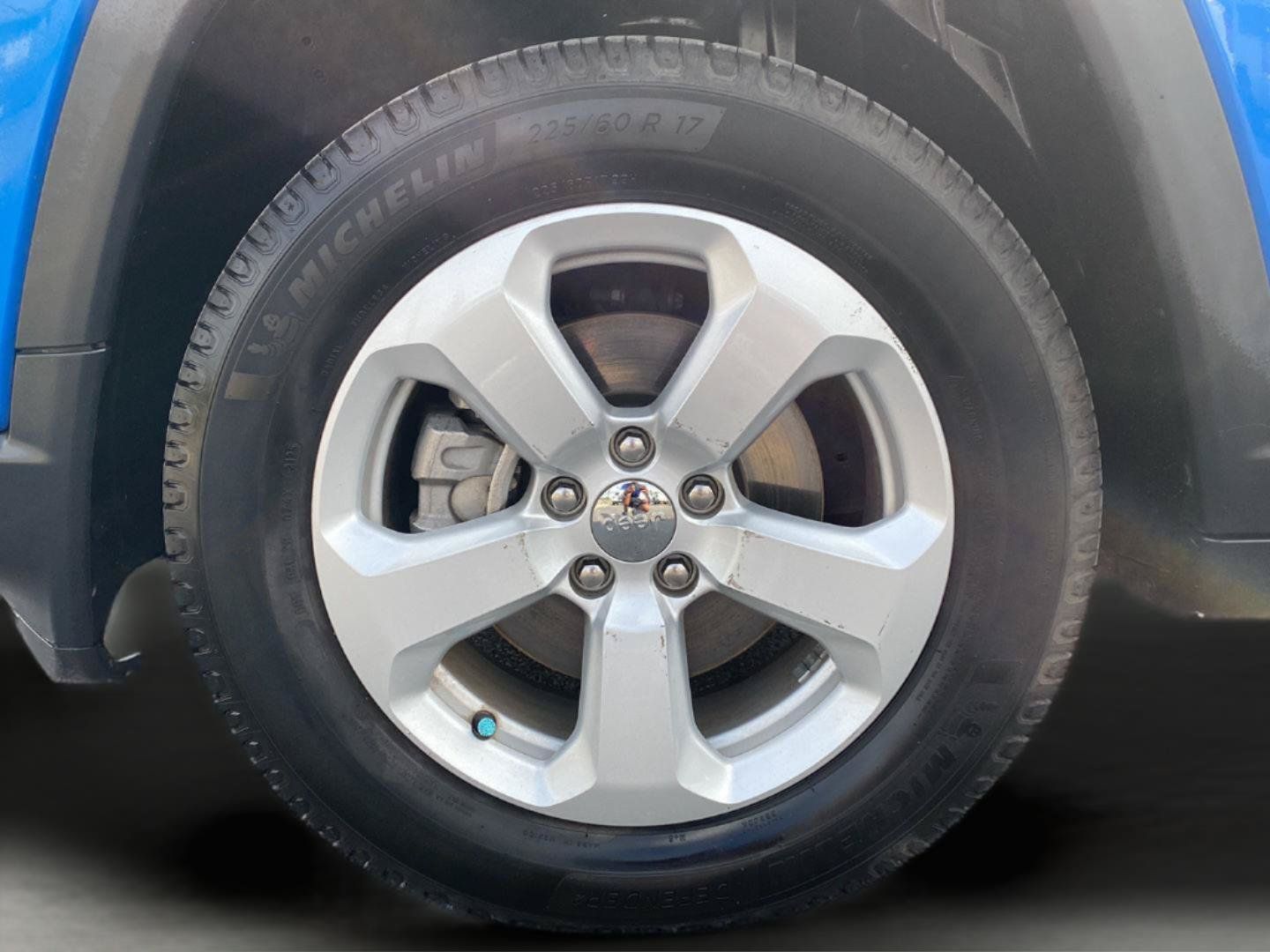 Used 2020 Jeep Compass Latitude w/ Popular Equipment Group FWD image 11