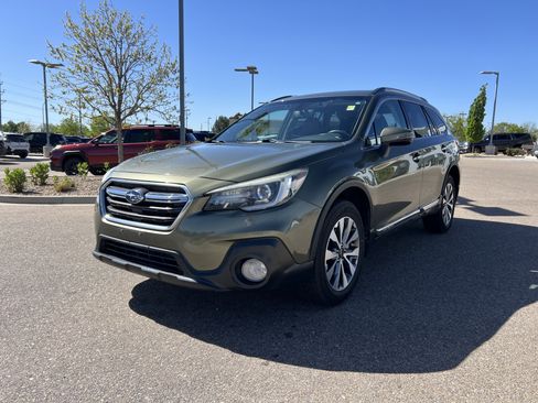 Used 2018 Subaru Outback 3.6R Touring w/ Popular Package #3 AWD/4WD image 15