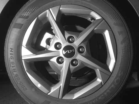 Used 2025 Kia K4 LXS image 15