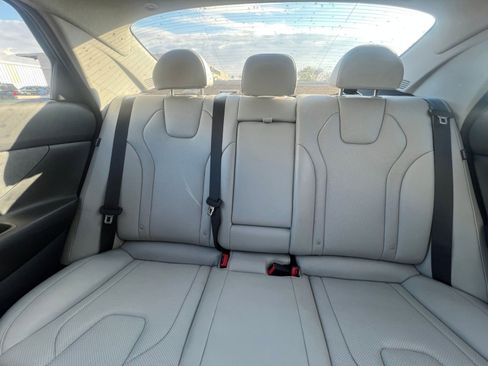 Used 2025 Hyundai Elantra Limited image 39