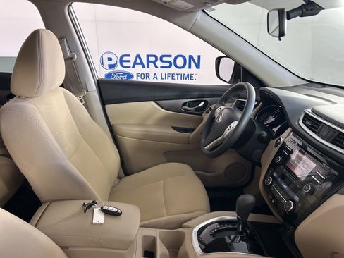 Used 2016 Nissan Rogue SV AWD/4WD image 24