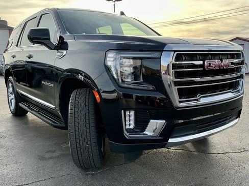 Used 2023 GMC Yukon SLT image 2
