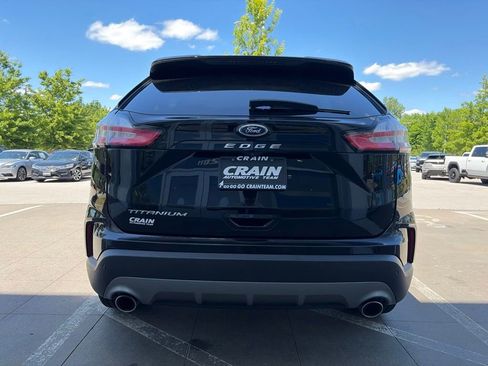 Used 2021 Ford Edge Titanium FWD image 7
