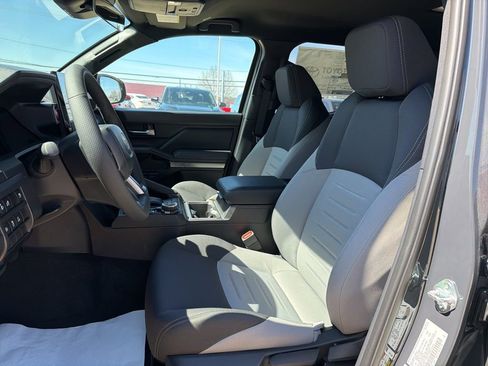 New 2025 Toyota Tacoma TRD Off-Road AWD/4WD image 9