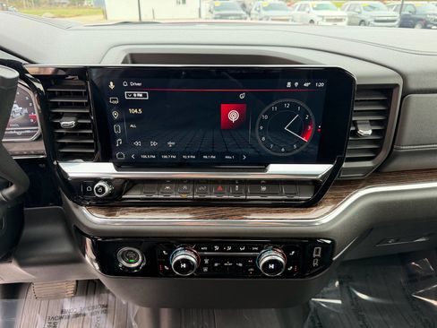 Used 2023 GMC Sierra 1500 Elevation image 28