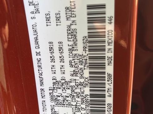 Used 2025 Toyota Tacoma TRD Off-Road image 32