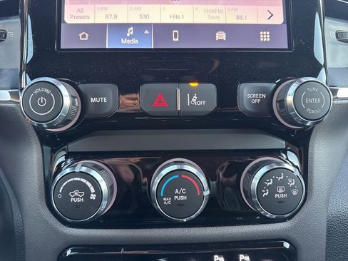 New 2026 RAM 1500 Express AWD/4WD image 16