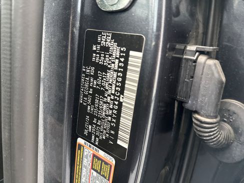Used 2025 Kia Sorento LX FWD image 24