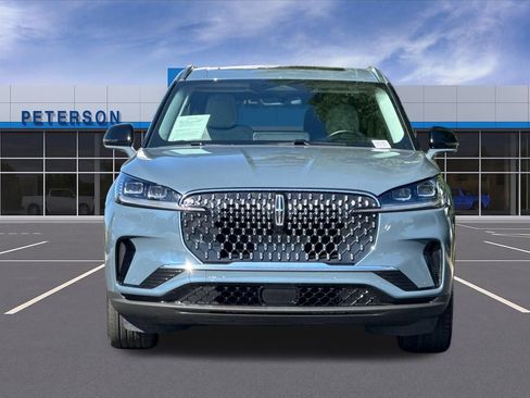 Used 2025 Lincoln Aviator Reserve w/ Equipment Group 201A AWD/4WD image 9