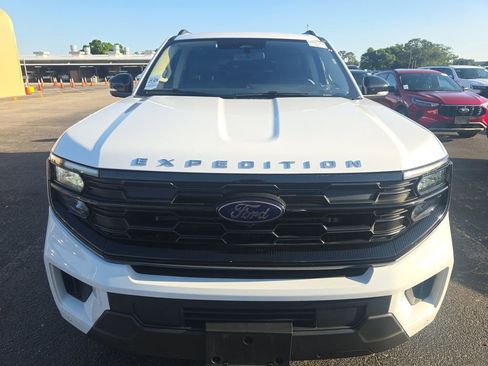 Used 2025 Ford Expedition Active AWD/4WD image 4