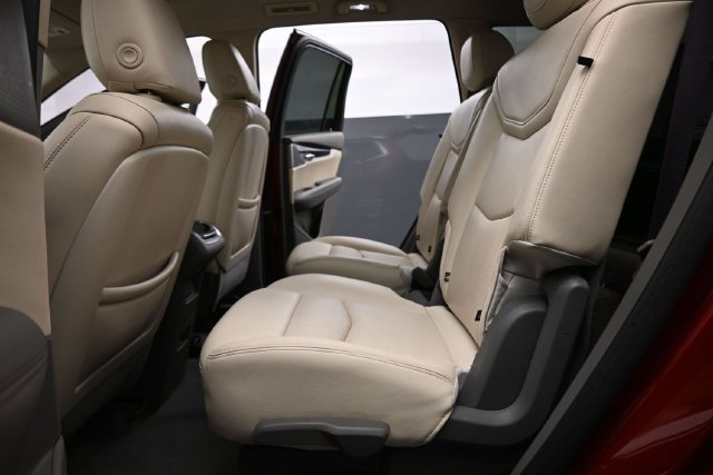Used 2020 Cadillac XT6 Premium Luxury FWD image 16