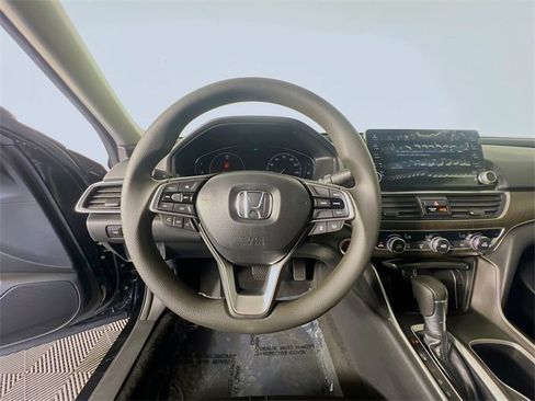 Used 2020 Honda Accord EX image 13