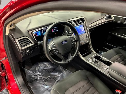 Used 2020 Ford Fusion SE FWD image 15