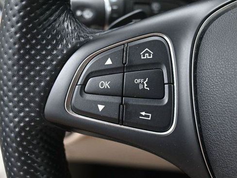 Used 2019 Mercedes-Benz GLC 300 4MATIC image 18