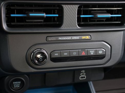 Used 2025 Ford Maverick XLT w/ Equipment Group 302A image 32