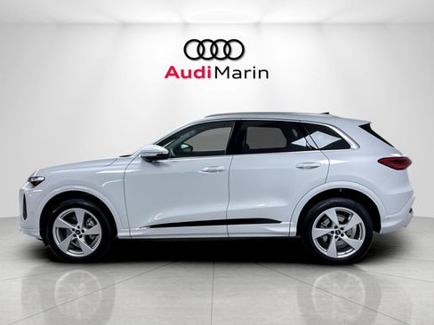 Certified 2025 Audi Q5 Premium Plus w/ Premium Plus AWD/4WD image 2