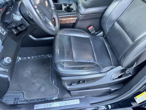 Used 2019 Chevrolet Suburban LT image 11