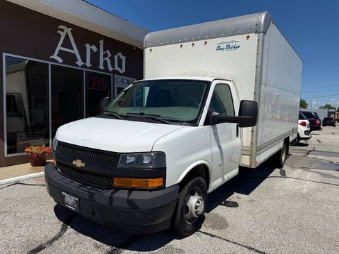 Used 2019 Chevrolet Express 3500 Extended w/ Driver Convenience Package RWD image 1
