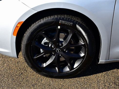 New 2026 Chrysler Pacifica Limited w/ S Appearance Package image 6