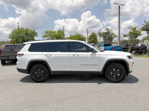 New 2026 Jeep Grand Cherokee L 4WD image 2