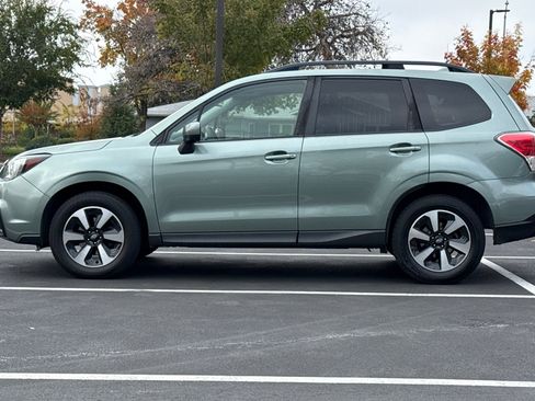 Used 2017 Subaru Forester 2.5i Premium image 8