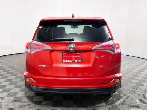 Used 2017 Toyota RAV4 LE image 4