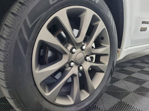 Used 2017 Jeep Grand Cherokee Limited 75th Anniversary AWD/4WD image 31