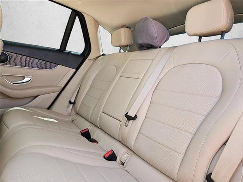 Used 2019 Mercedes-Benz GLC 300 image 15