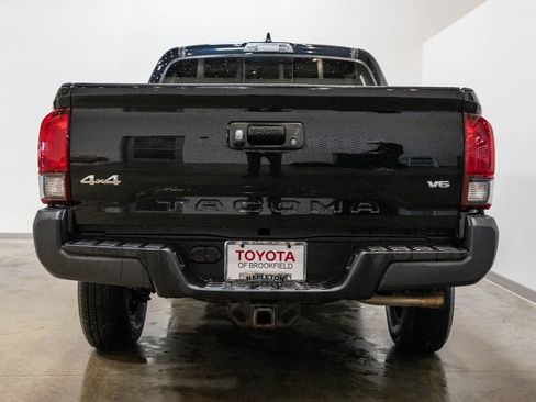 Used 2020 Toyota Tacoma SR5 w/ Technology Package AWD/4WD image 8