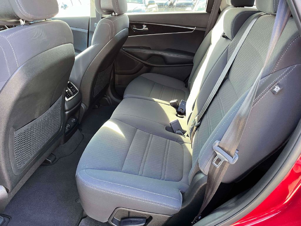 Used 2016 Kia Sorento AWD w/ LX Convenience Package image 9