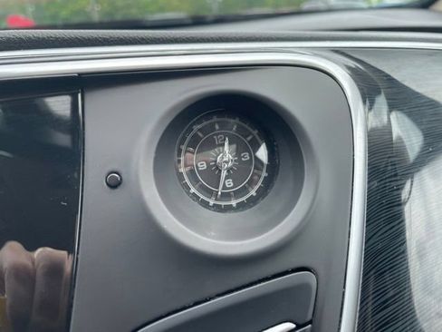 Used 2017 Buick Envision Essence FWD image 28